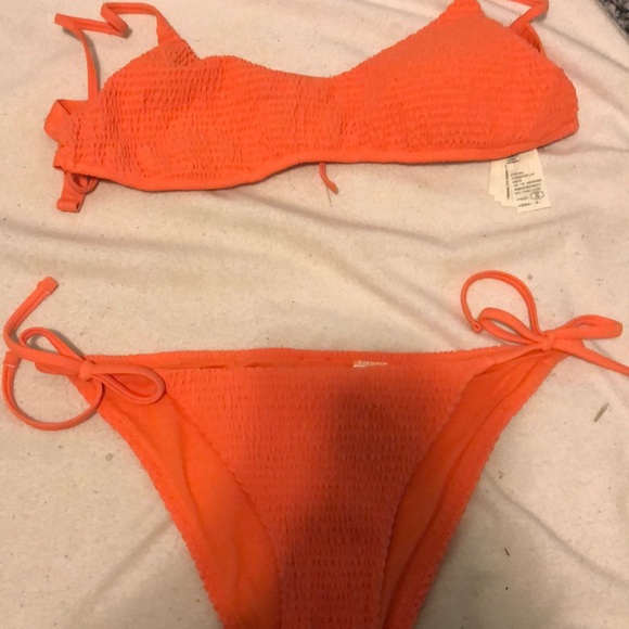 Hollister Other - un worn holister bekini Hollister Other - un worn holister bekini